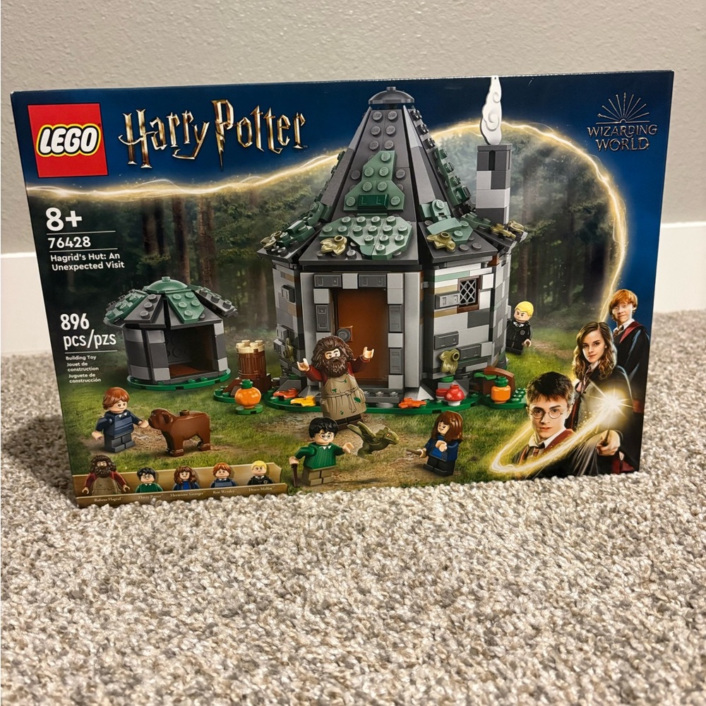 Lego Harry Potter Hagrid's Hut: An Unexpected Visit. 896 pieces.